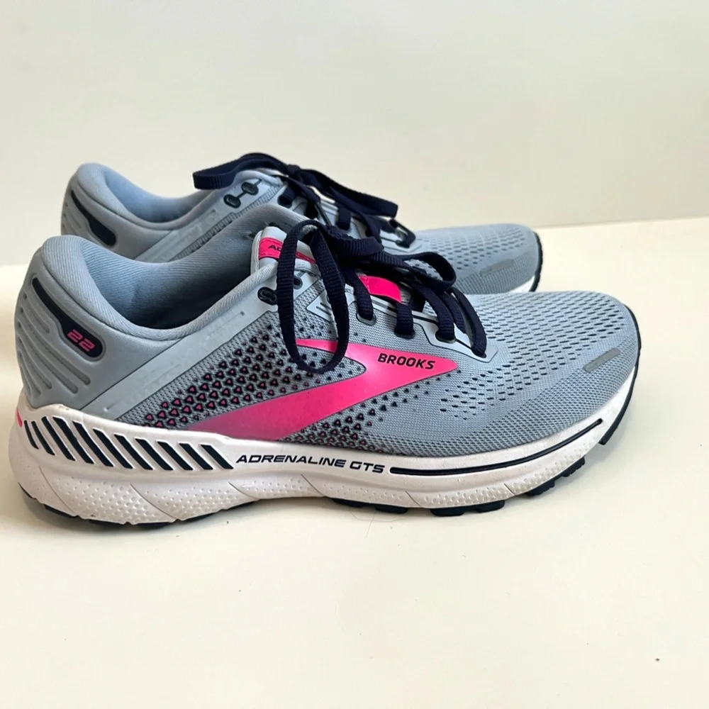 Like New Condition Brooks Women's Adrenaline GTS 22 Running Shoe, Size 9/40.5 EU - Picture 9 of 16